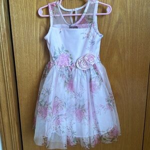 Girls dress
